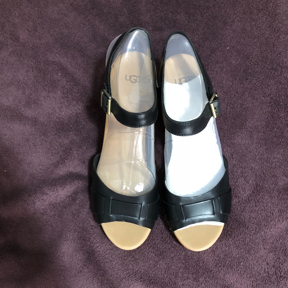 Black ugg platform sandal